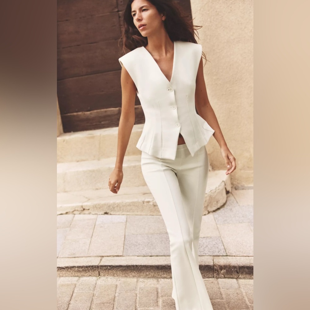 Zara White Sleeveless Button-Up Vest Top